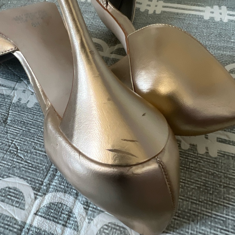 Cathy Jean Metallic Gold Heels, Size 8 - Picture 7 of 9